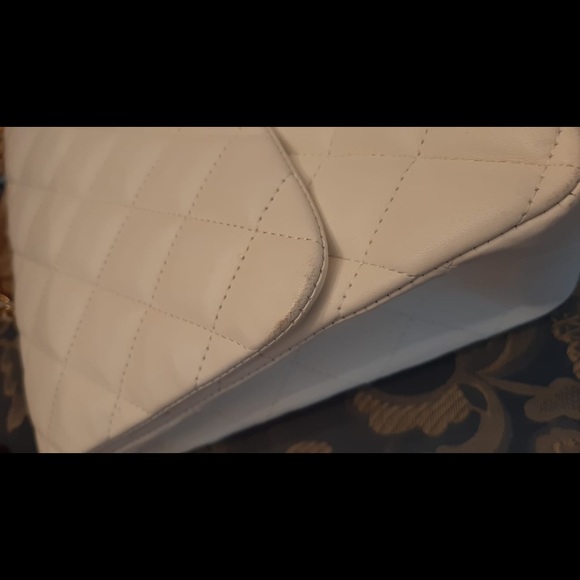 Chanel Jumbo Single Flap Bag with GHW - Picture 9 of 16